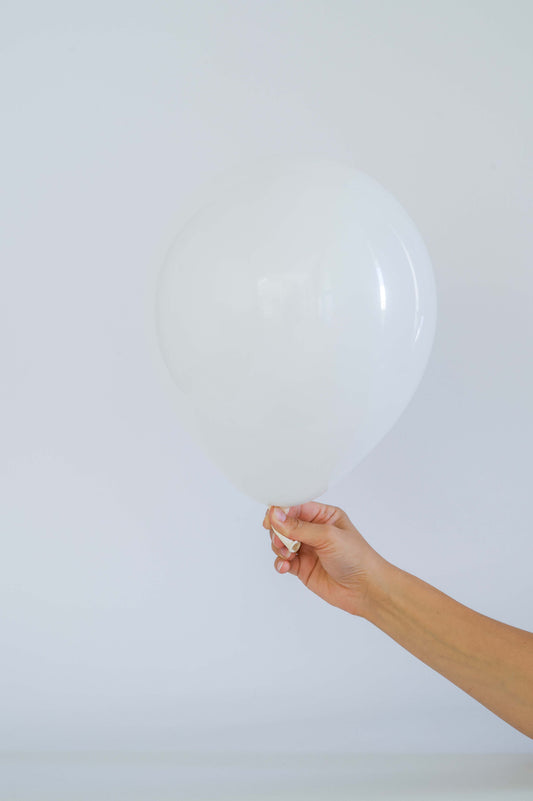 Latex Balloons 10 Pack – Milk